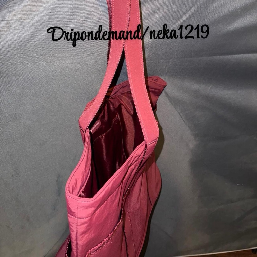 Lululemon Daily Multi-Pocket Tote Bag 20L- Burgundy Bay - Picture 6 of 11